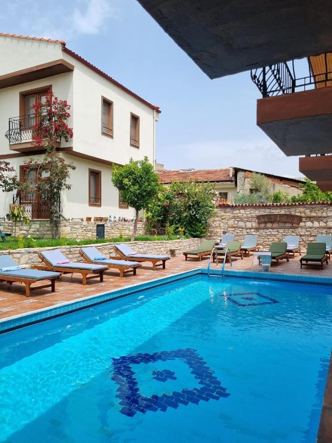 קוסדסי Sezgin Boutique Hotel מראה חיצוני תמונה