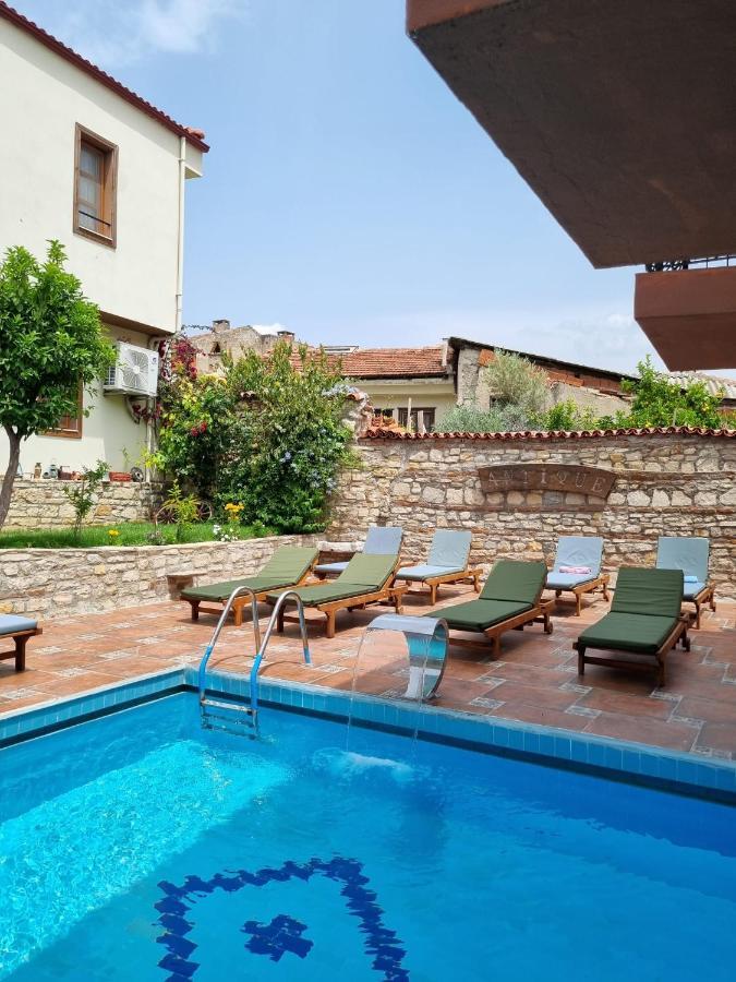 קוסדסי Sezgin Boutique Hotel מראה חיצוני תמונה